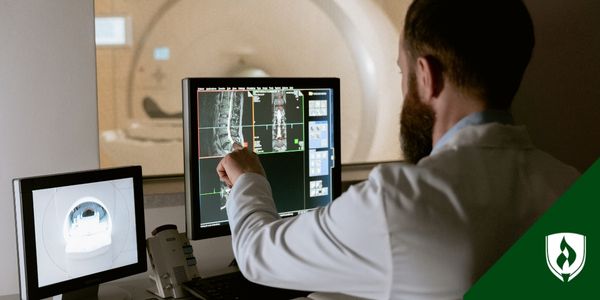 what does a radiologic technologist do